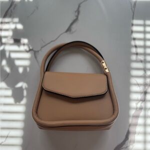 Elegant Tan Handbag
